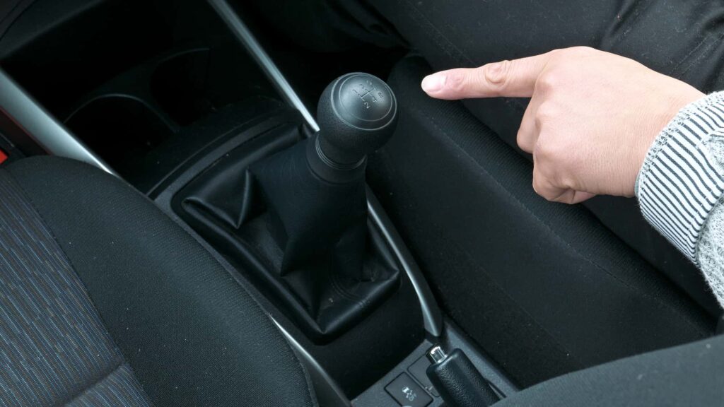 ギアを指さしている様子