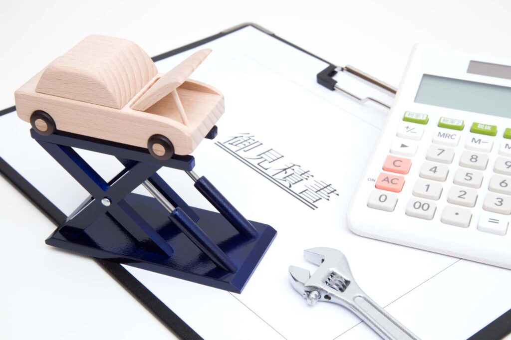 車のおもちゃと電卓