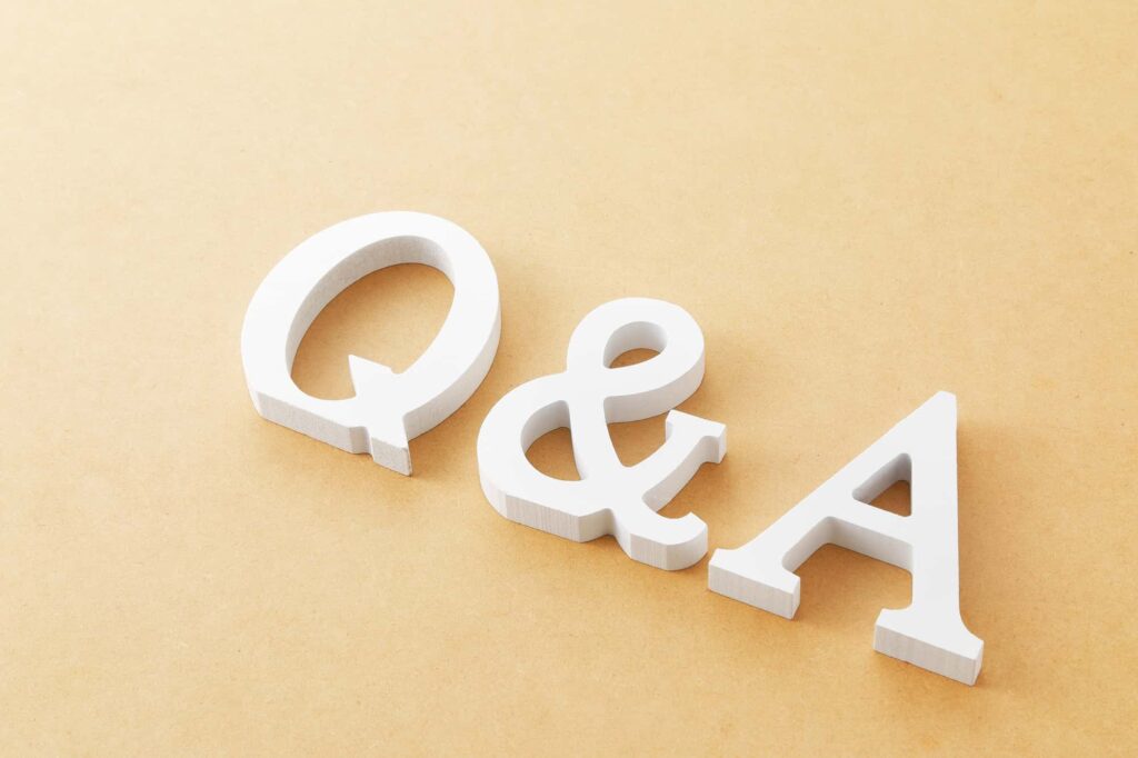 木製のQ＆A文字オブジェクト