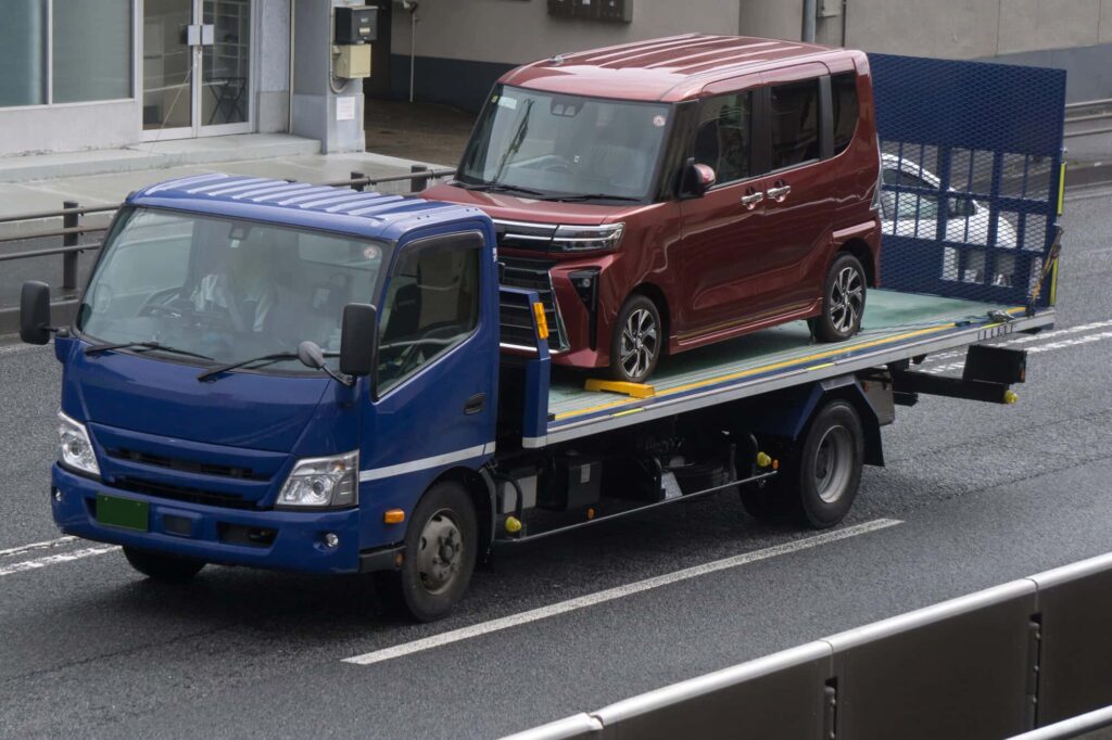 軽自動車を運ぶ積載車